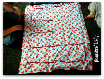 Christmas Quilts - Even children can tie a quilt - Homestead Lady (.com)